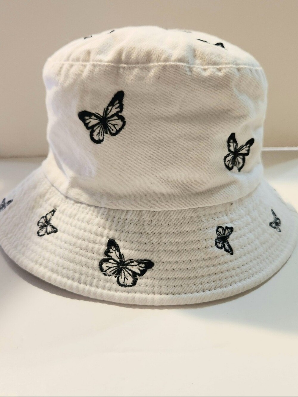 🩷White Butterfly Print Girl's Reversible Bucket Hat Size: OS